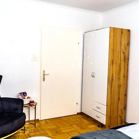 Spacious Rooms 5 Minutes To Wiener Stadthalle Exterior photo