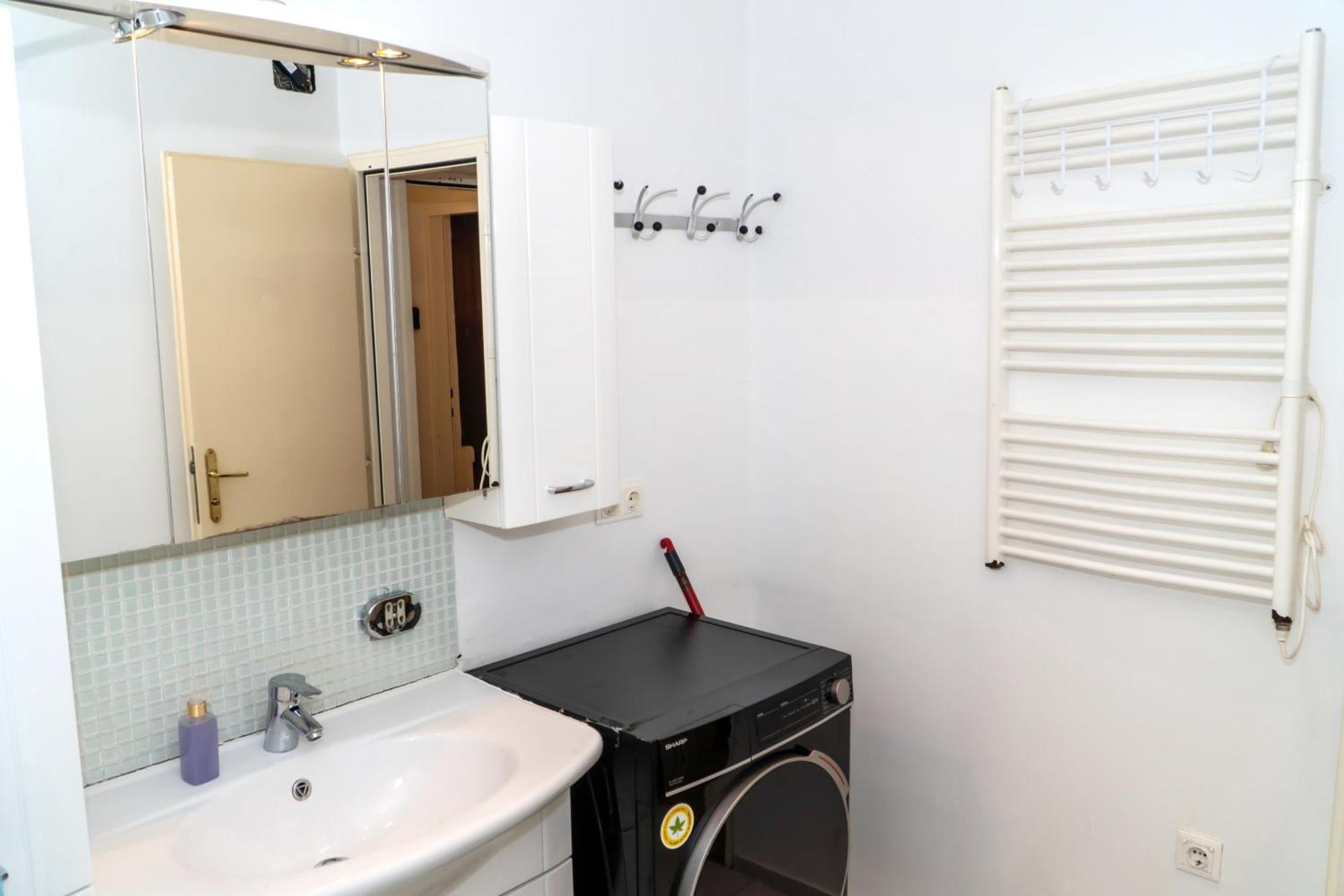 Homestay Spacious 5 Minutes To Wiener Stadthalle *